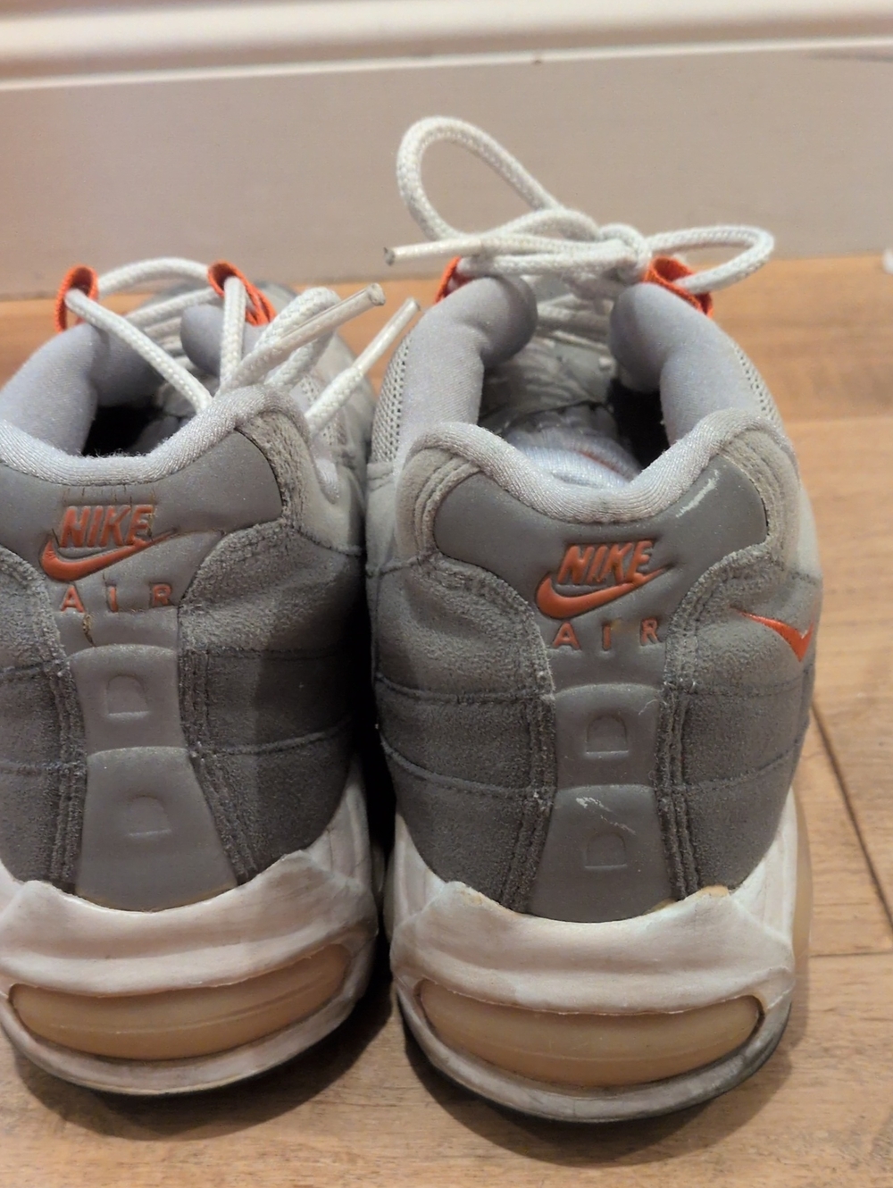 Damaged Nike Air Max 95  Gray Orange Men's Size 11 609048081 - Picture 7 of 12
